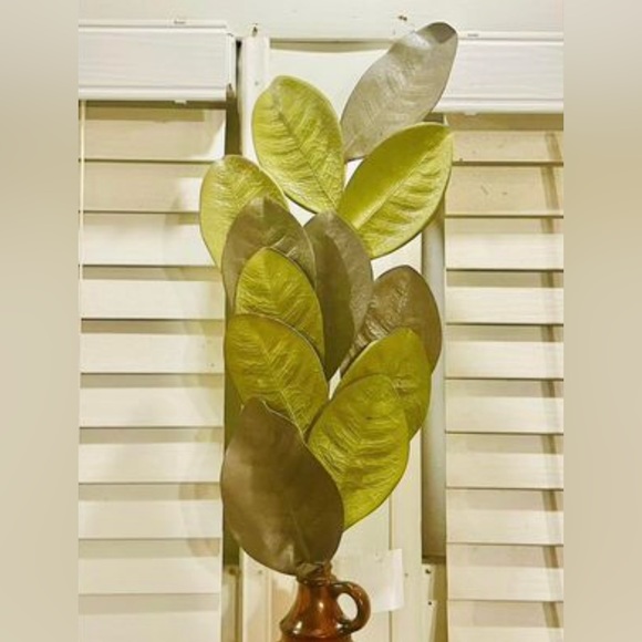 *Elegant Magnolia Leaves Spray - Picture 3 of 10